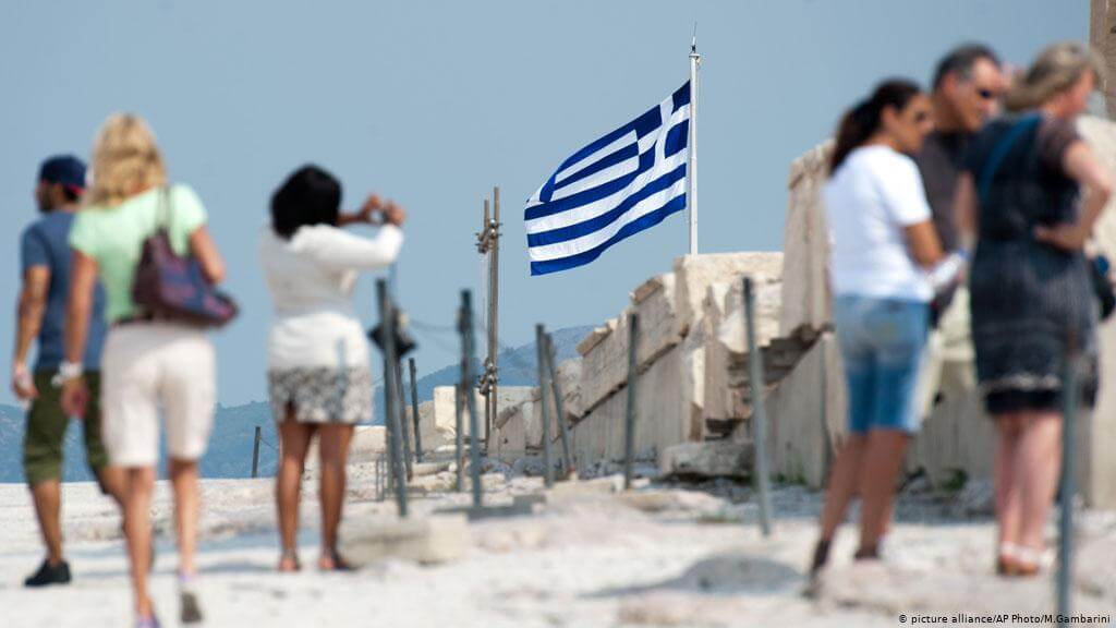 Βούλιαξαν τα νησιά, όχι με Έλληνες, γράφει ο Βασίλης Γιαννακόπουλος
