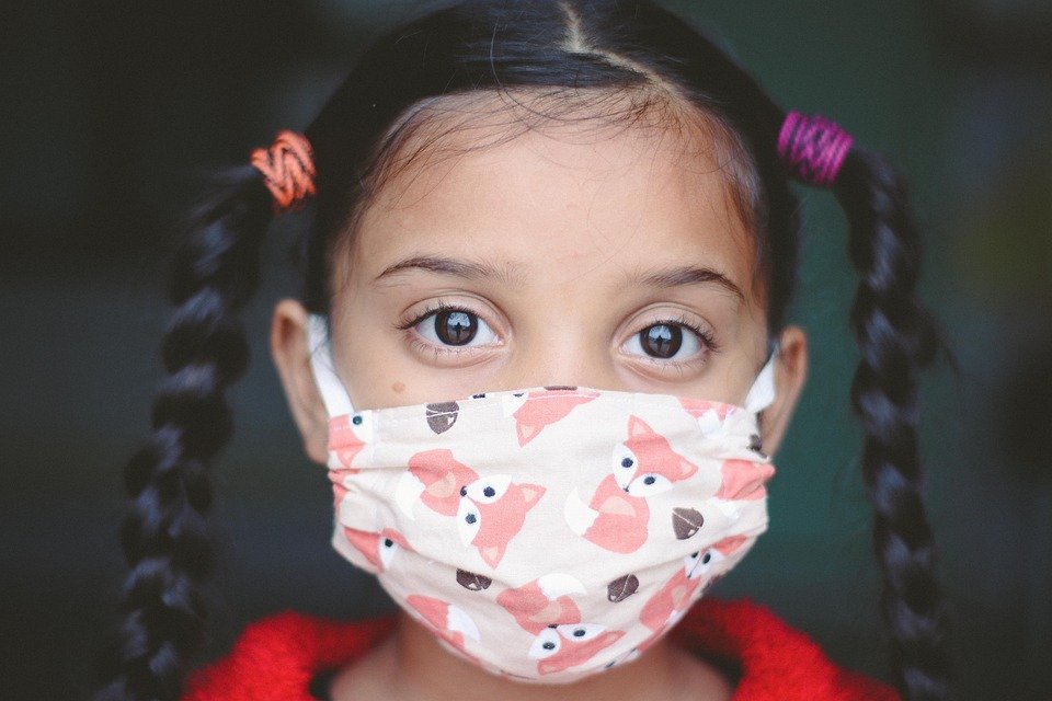 Γρίπη, RSV και Covid: Τί είναι αυτή η «τριδημία»