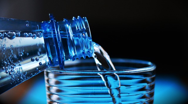 Νερό: Πώς θα ξέρω αν πίνω αρκετό;