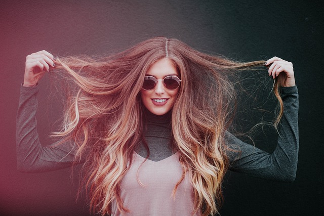 Πώς αλλάζει η υγεία των μαλλιών σου στα 20, 30 και 40 χρόνια